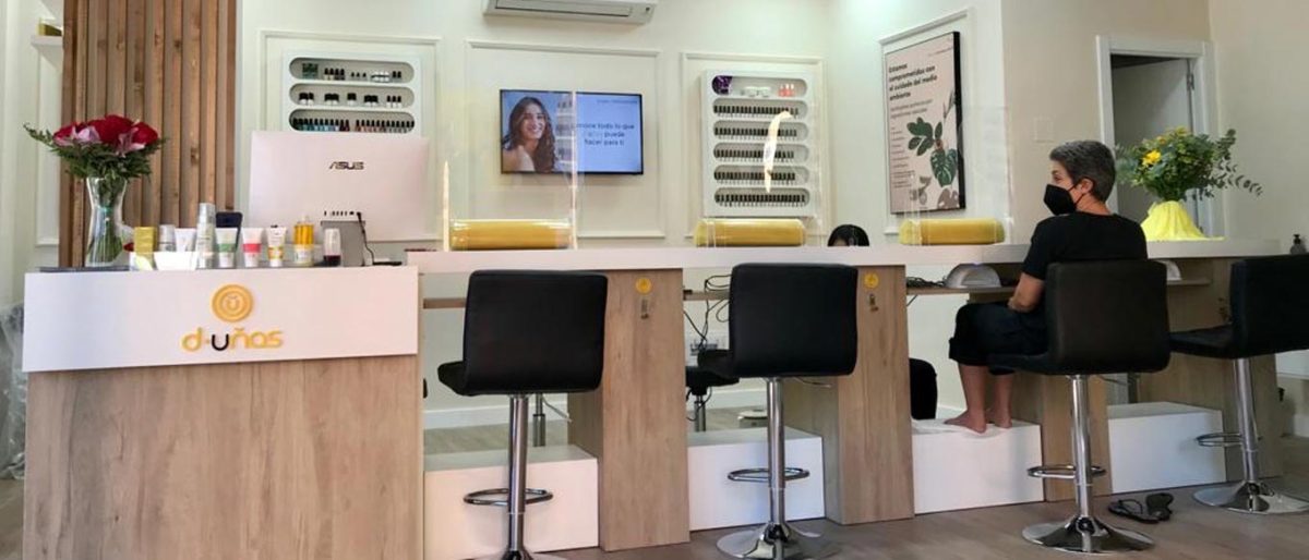 salon las rosas 1361x583 1 1200x514